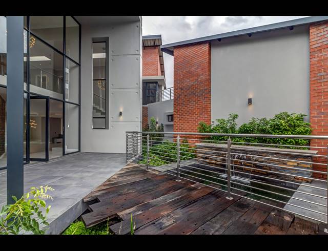 5 BEDROOM HOUSE FOR SALE IN STEYN CITY